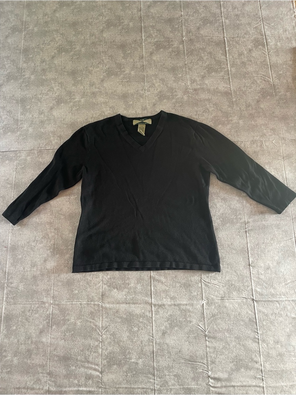 525 America Women's Black V‑Neck Crop Top